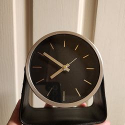 Modern Round Decorative Desk Clock