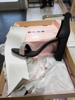 High heels Black with bling jewelry never worn brand new size:11