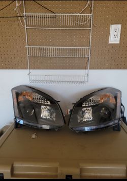 2007 Nissan Maxima headlights