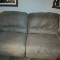 Free Livingroom Furniture 