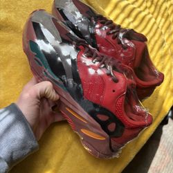 Yeezy 700 “Hi-Res Red” Size 10