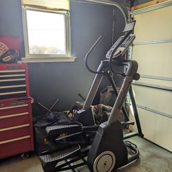 NordicTrack FreeStride Trainer FS5i – High-End Elliptical