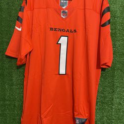 JA’MARR CHASE CINCINNATI BENGALS NIKE JERSEY BRAND NEW WITH TAGS SIZES LARGE AND XL AVAILABLE