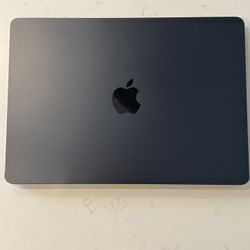 MacBook Air - 13.61" Apple M2 Chip 8-core CPU, 8-core GPU - 256GB SSD, Midnight