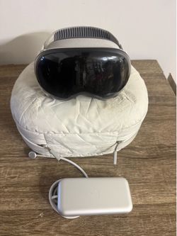 APPLE VISION PRO 1st Gen 512gb A2117 GLASSES & Accessories FOR PARTS ONLY *READ*