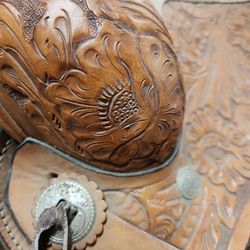 Saddle 