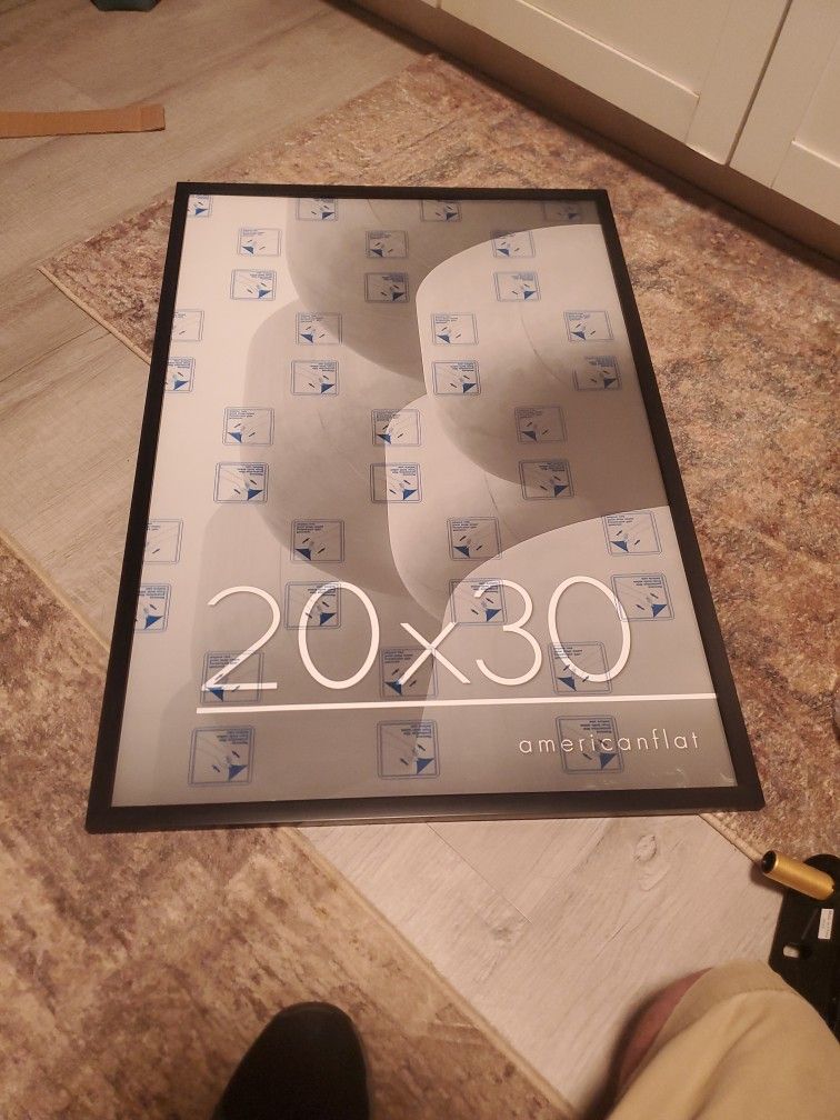 Brand New 20x30 Americanflat Picture Frame