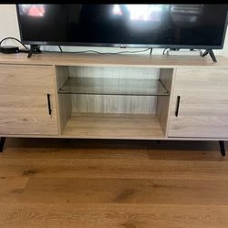 TV stand 60in