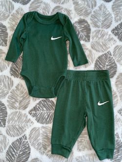 Nike 3 months baby boy green outfit set