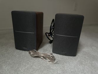EDIFIER bookshelf speakers