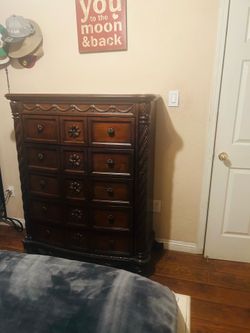 Ashley dresser! 250.00$