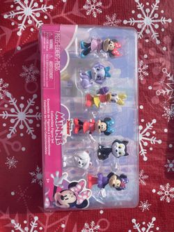 Disney Junior Minnie 7 Piece Collectible Figure Set