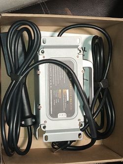 SMART WATERPROOF CHARGER