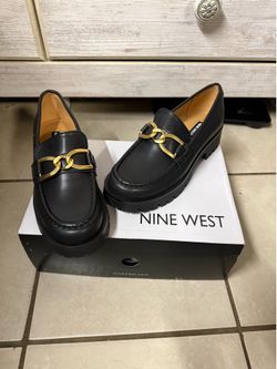Black women loafer size 6M
