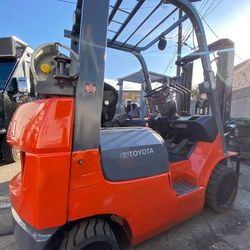 Low Hours Toyota forklift
5,000 lb 