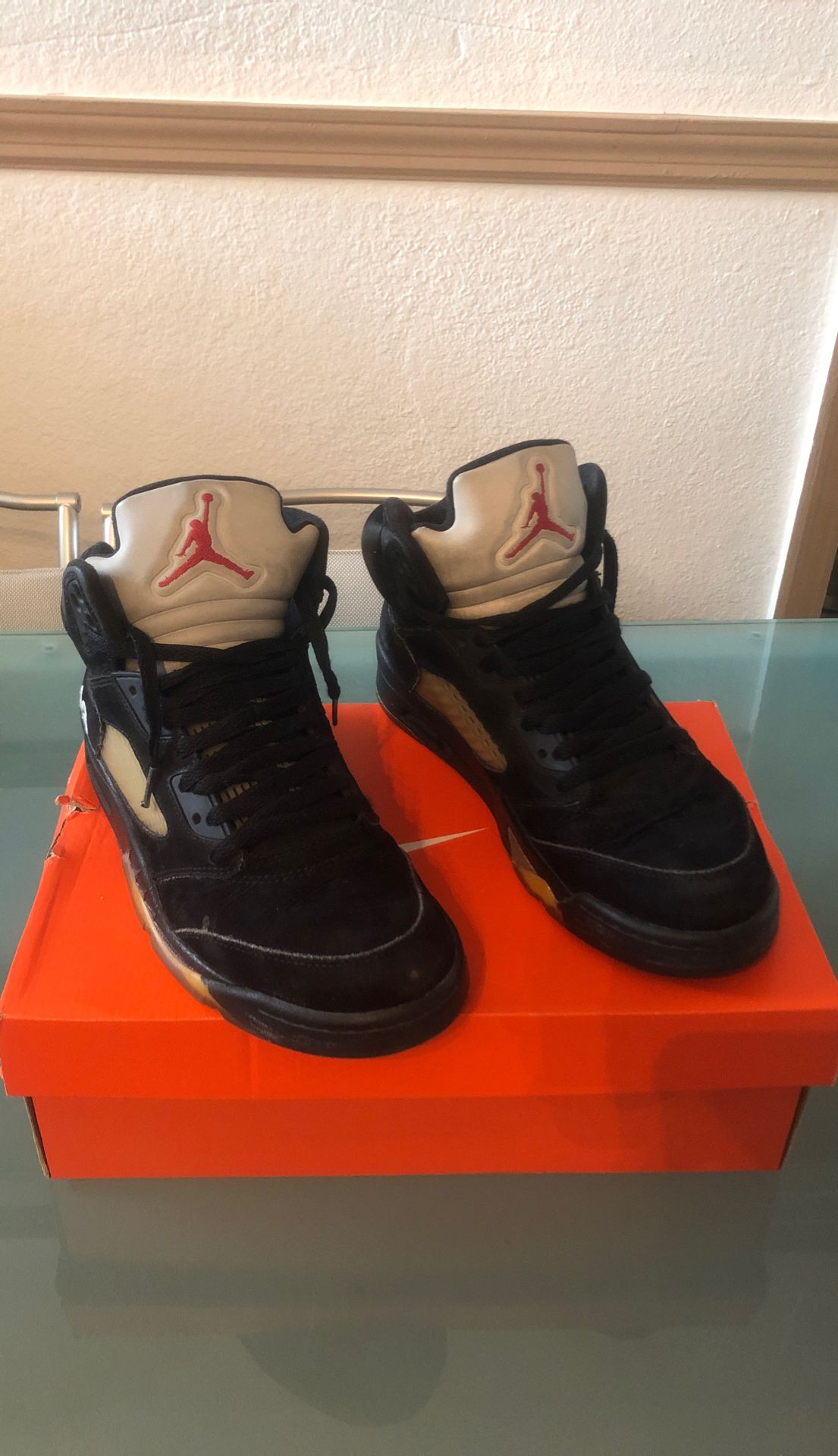 Jordan 5 Metallic Size 9.5 Beaters
