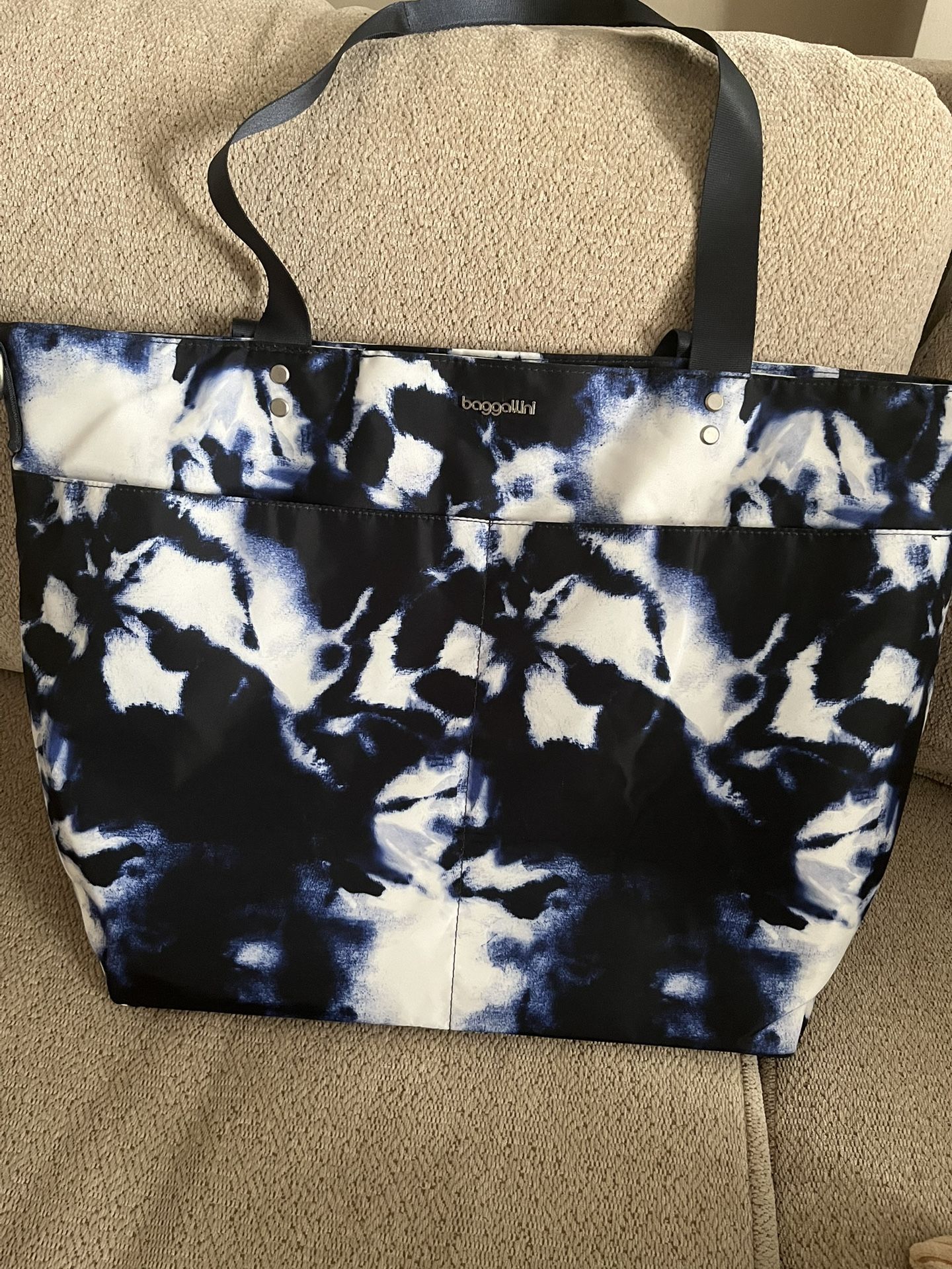 Baggalini Tote