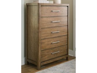 Cabalynn Light Brown Chest