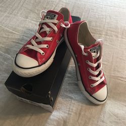 Converse women size 6.5.