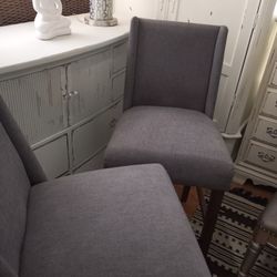 CUTE GRAY BAR STOOLS AT PICKY PINCHERS 801 TURNER ST CLEARWATER OPEN TODAY 12-4 FREE DELIVERY 