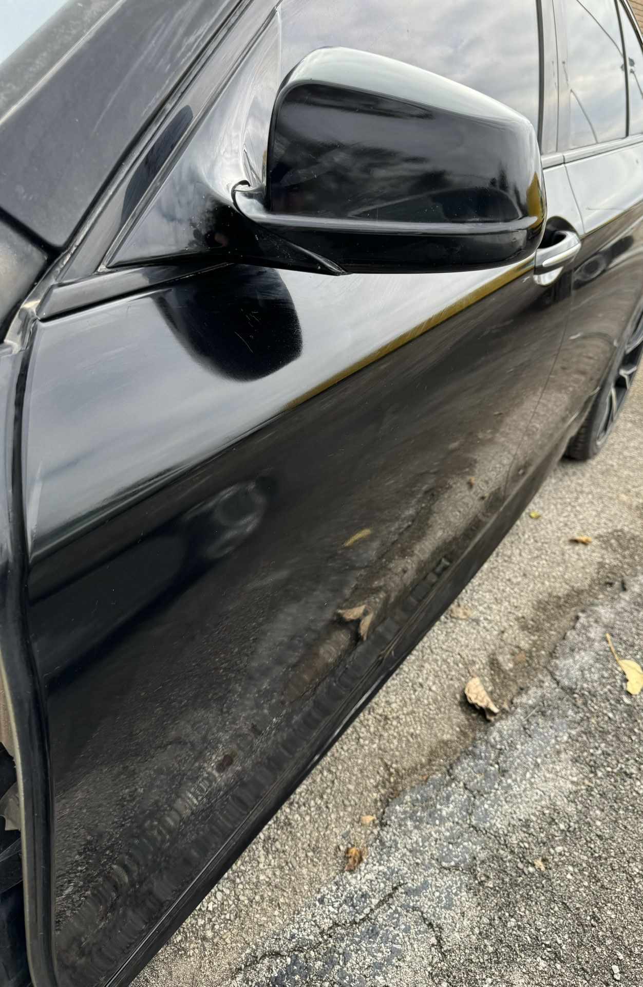 11-16 BMW F10 535i 550i 528i M5 front driver Side Door