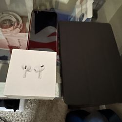 iPad 3 , AirPods Pro ,iphone 12pro Max