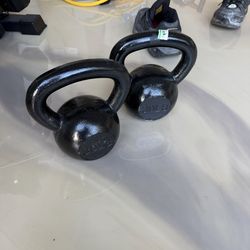 30 pound kettlebells