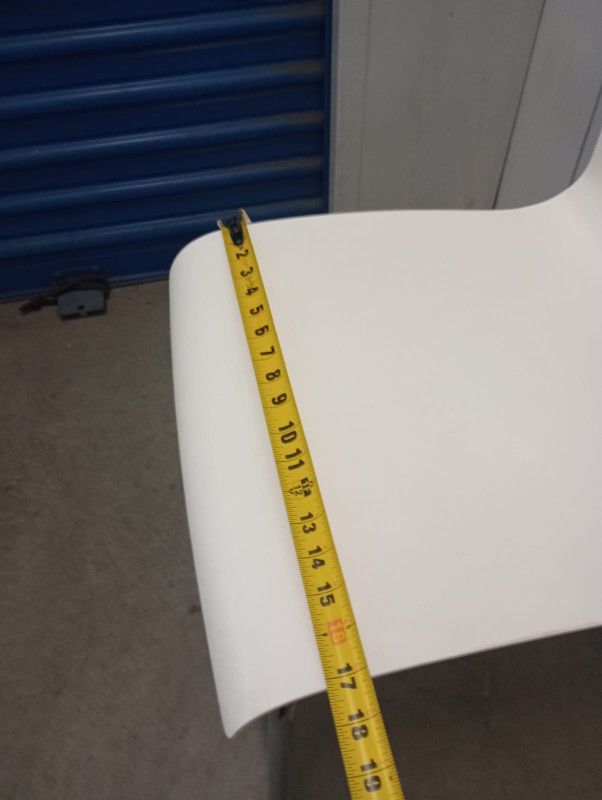 Set Of 2 Chairs And 1 Table In Good Conditions