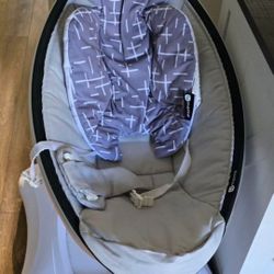 4moms mamaRoo Multi-Motion Baby Swing Smart Connectivity