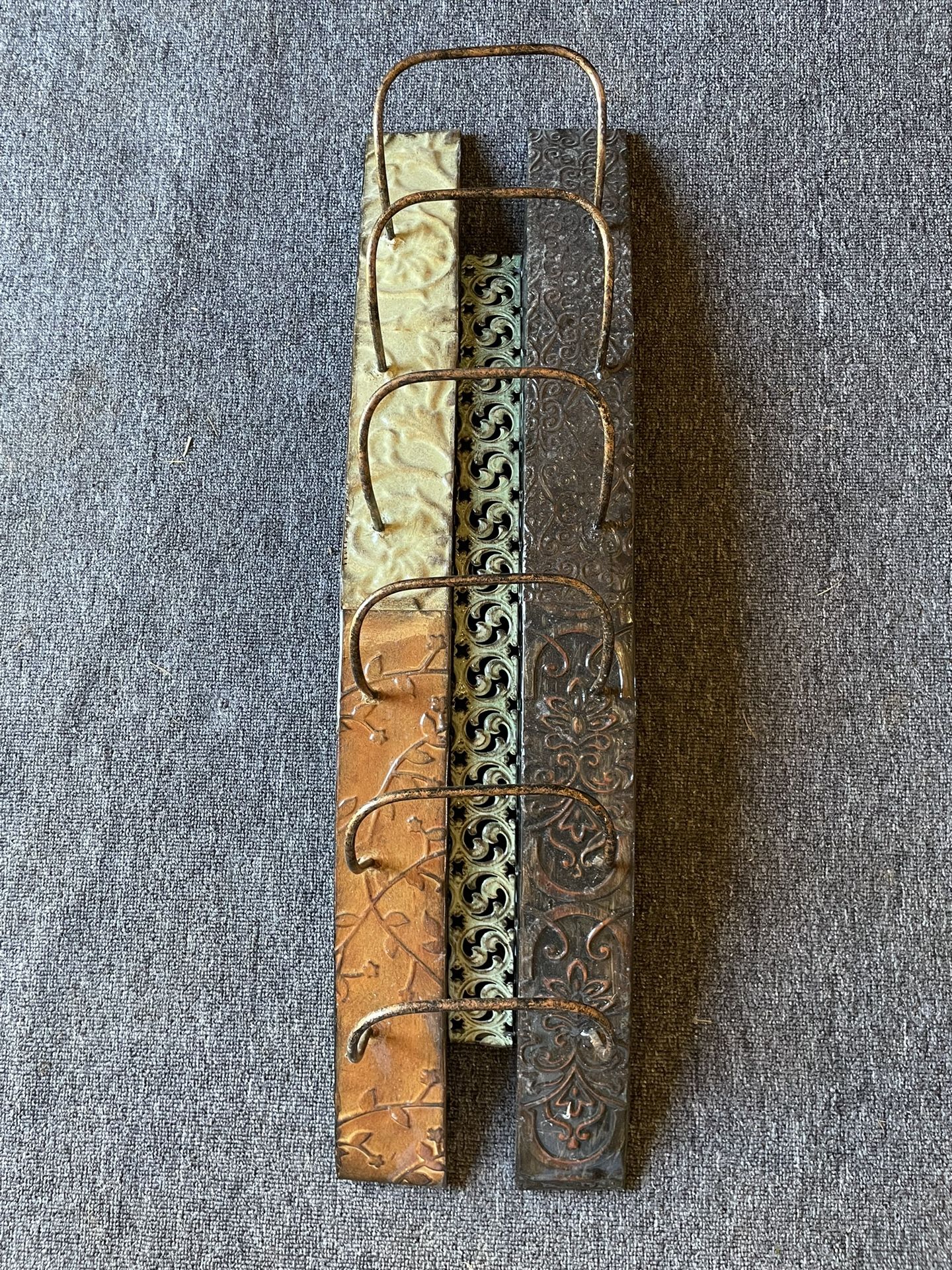 Wine Rack Holds 6 Bottles Vertically