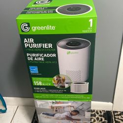 Green light air purifier brand new