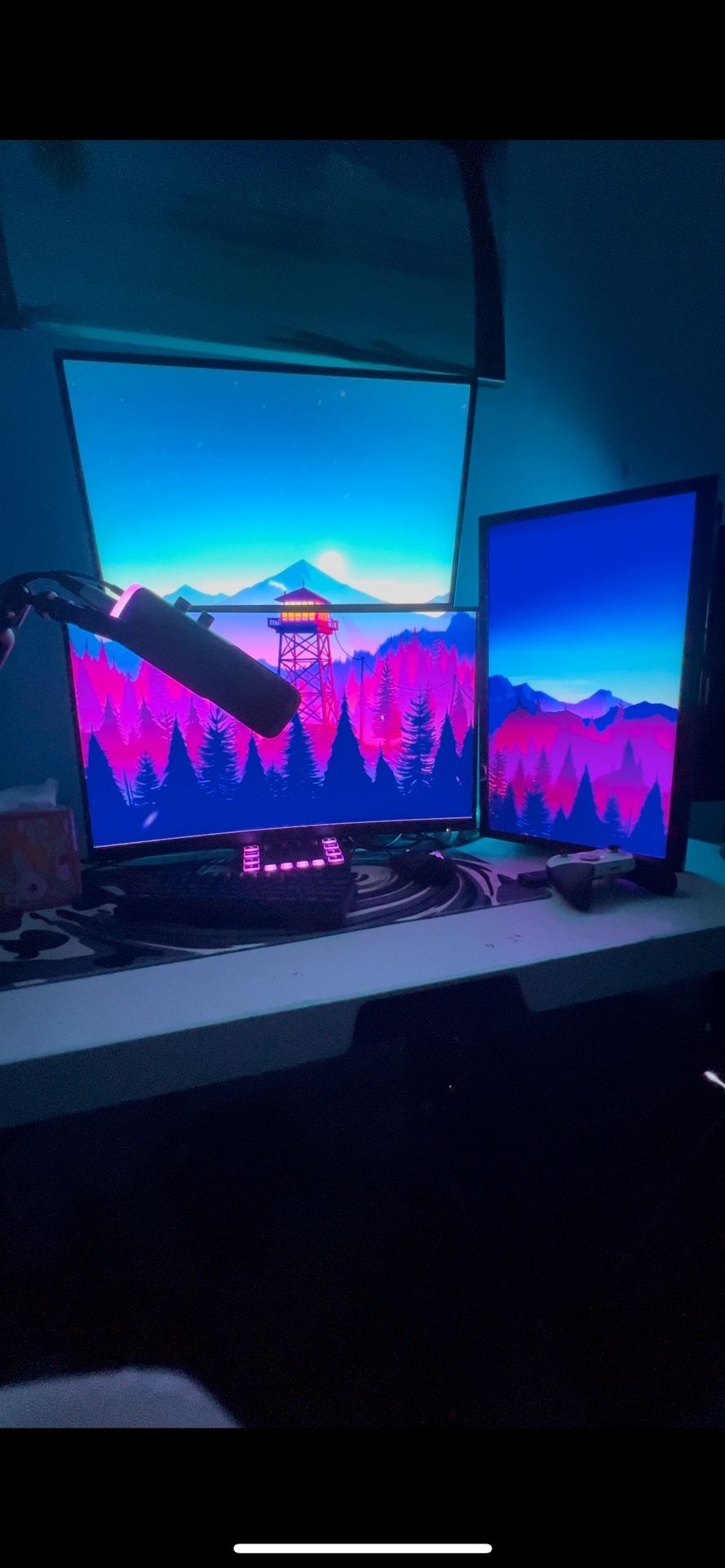 Gaming Setup Triple Monitor