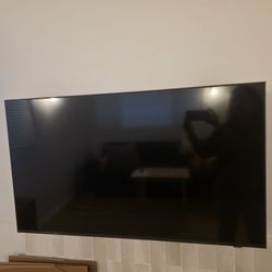43" Samsung TV