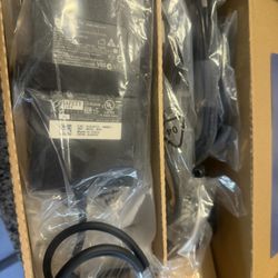 Dell Performance Dock WD 19S WD19S Docking Station (WD19S130W) with 130W Power Adapter and 90W Power Delivery + ZoomSpeed Essentials Kit Black