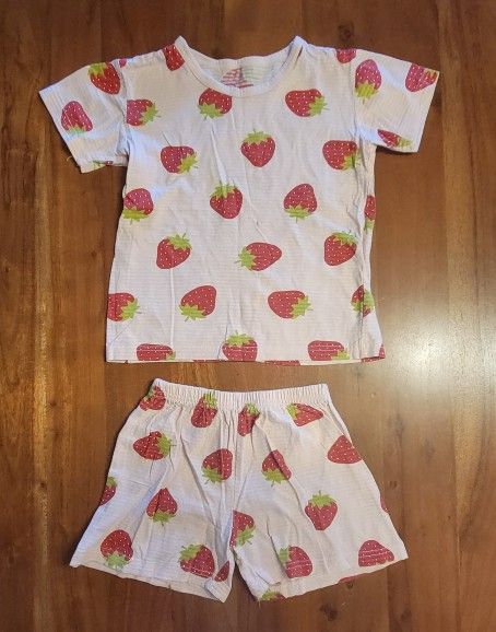 Strawberry Girls Shirt and Short Set Ages 7-8