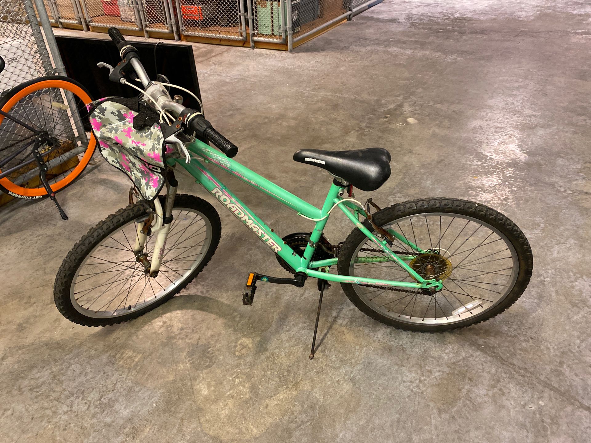 Girls bike “road master”