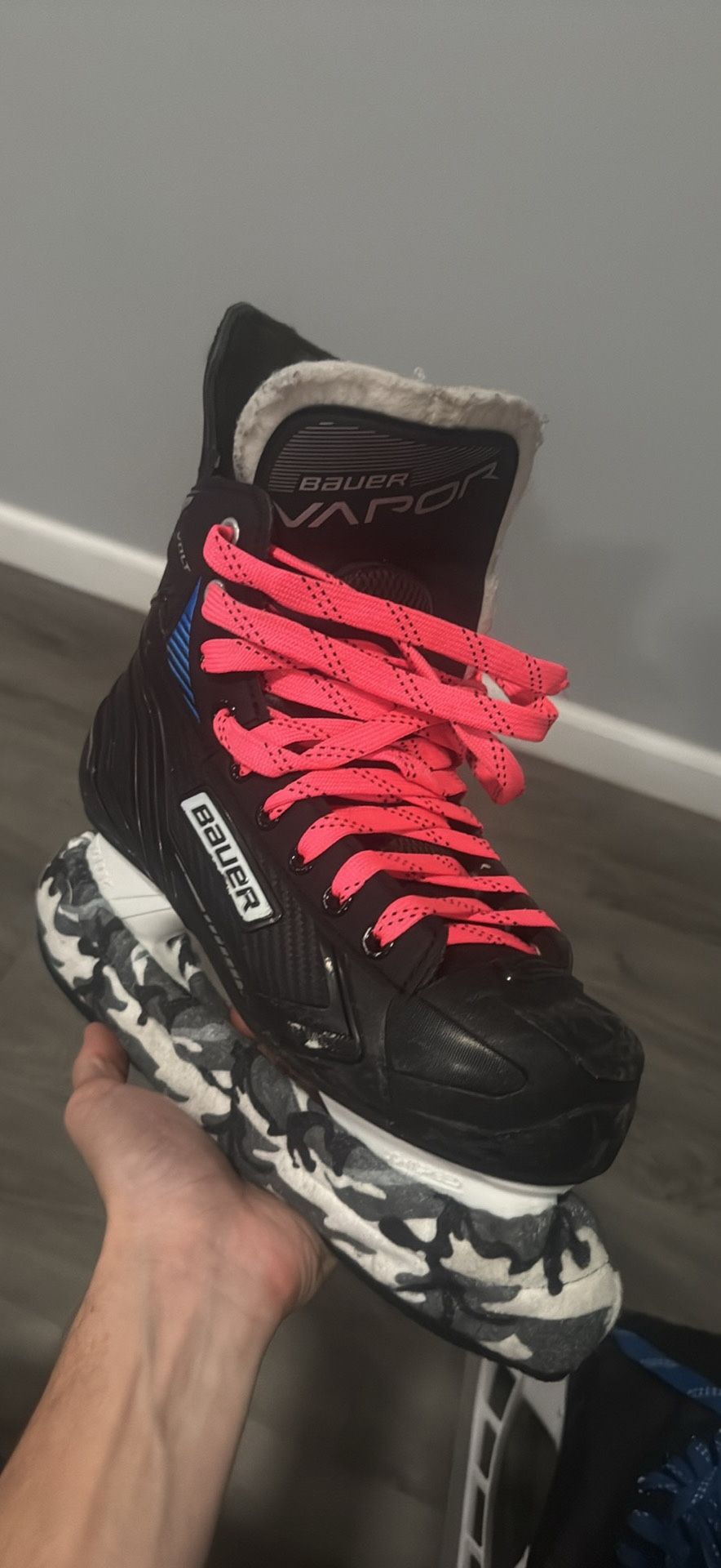 Bauer Vapor Ice Skates 
