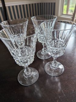 Vintage W.M. Dalton French Lead Crystal Wine Glasses Verite Pattern set of 4