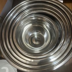 Mixing Bowls & Tupper Ware