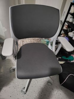 I have 6 global chairs Desk Chairs like new $40 each $200 all