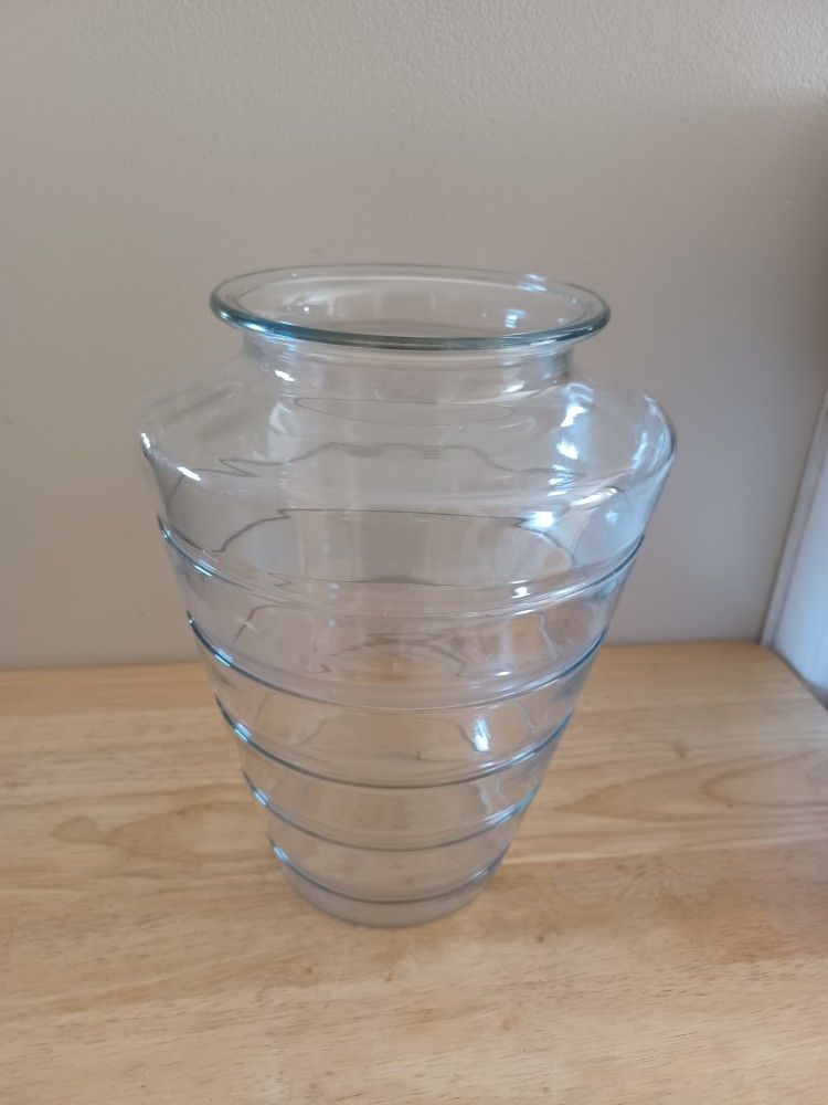 12" Beautiful VINTAGE Magnolia Glass Vase Decor