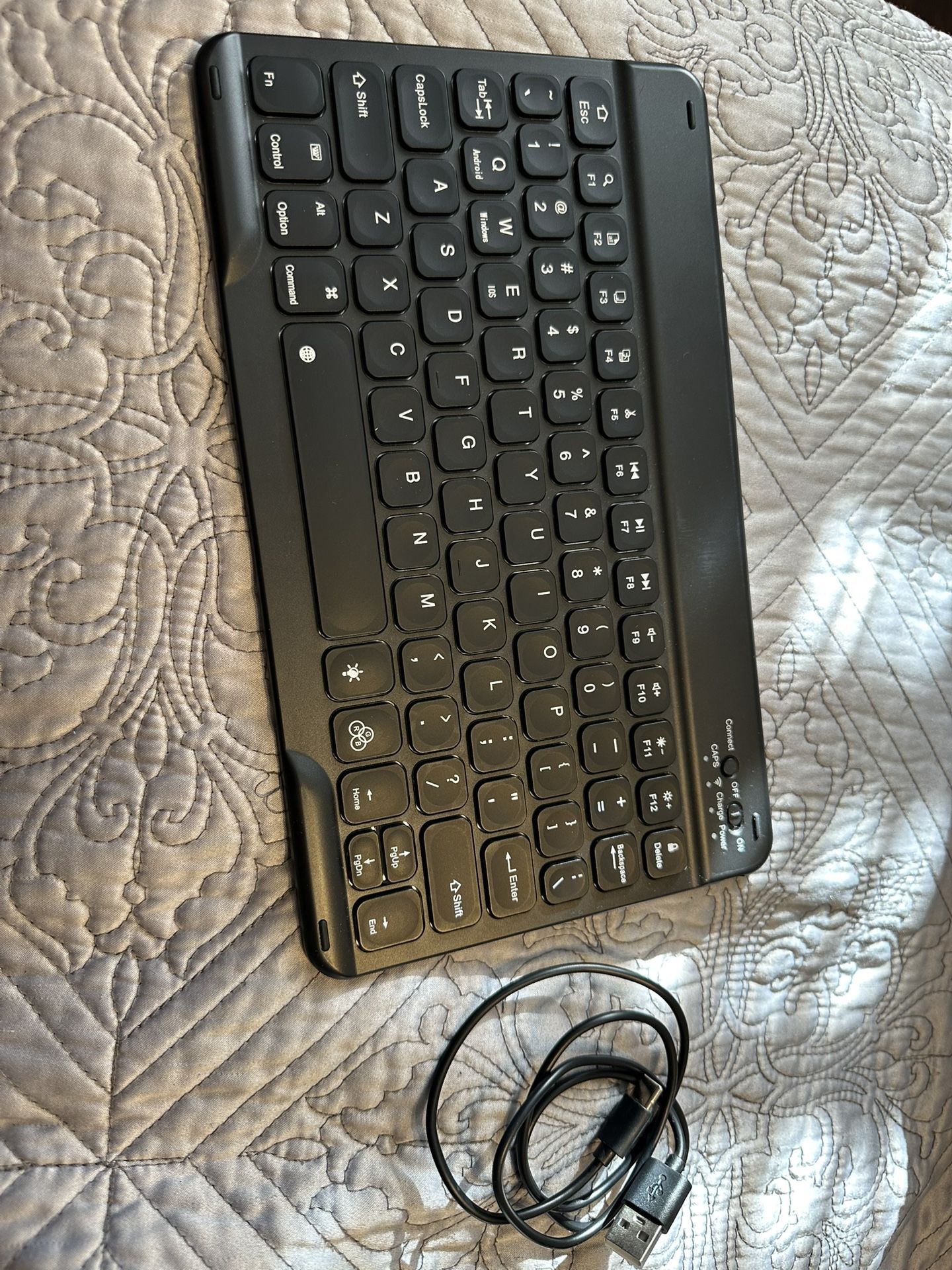 Black Wireless Bluetooth Connect Keyboard For iPads 