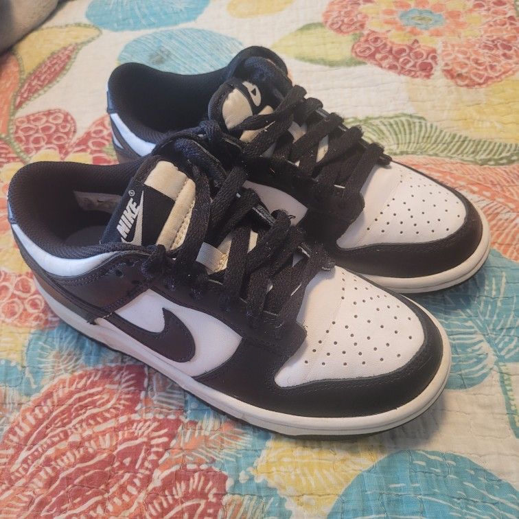 NIKE LOW PANDA DUNK YOUTH SNEAKERS