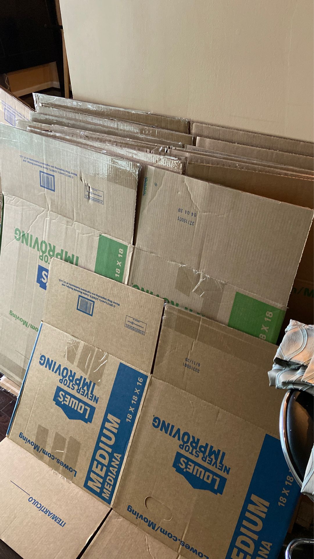 Free moving boxes