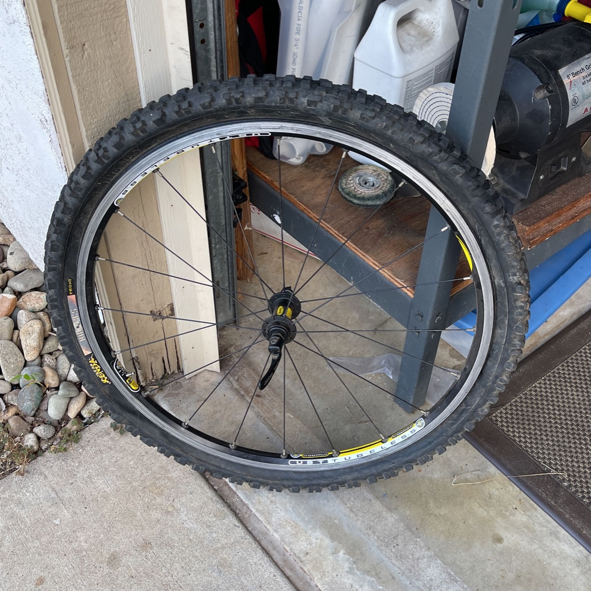 Mavic Crossroc Ust Tubeless Front Wheel 26" Rim Brake Tire