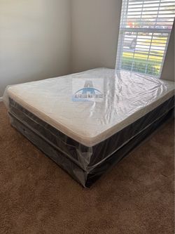 Queen mattress pillow top set with box spring (2pc - new)