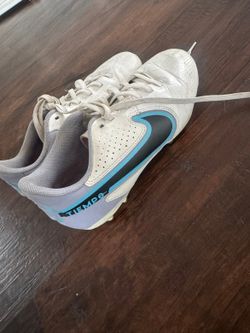 Used Nike Tiempo Legend 9s - Youth Size US 4 or 4.5