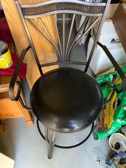 Like new swivel bar stool