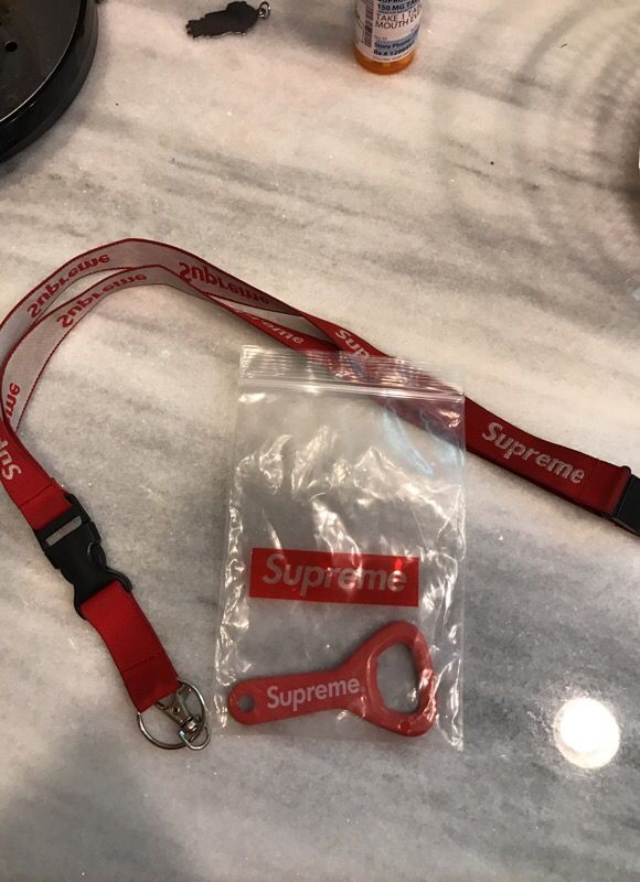 SUPREME LANYARD