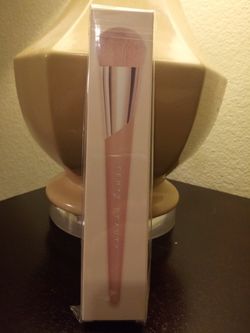 Fenty Full Bodied Foundation Brush